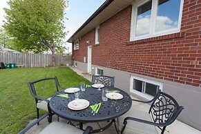 Beautiful Detached 6 Bedroom House