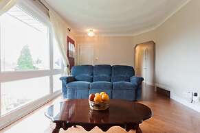 Beautiful Detached 6 Bedroom House