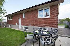 Beautiful Detached 6 Bedroom House