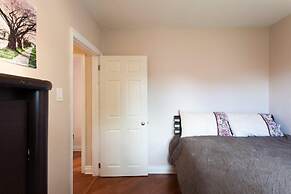 Beautiful Detached 6 Bedroom House