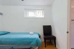 Beautiful Detached 6 Bedroom House