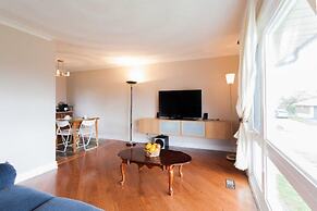 Beautiful Detached 6 Bedroom House