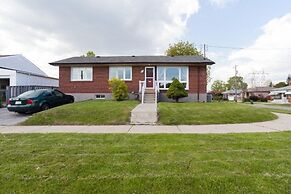 Beautiful Detached 6 Bedroom House