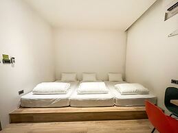 Light Hostel Hualien