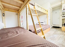 GUEST HOUSE B's Five II - Hostel