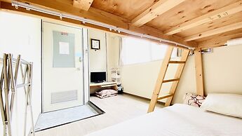 GUEST HOUSE B's Five II - Hostel