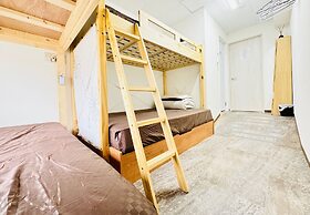 GUEST HOUSE B's Five II - Hostel