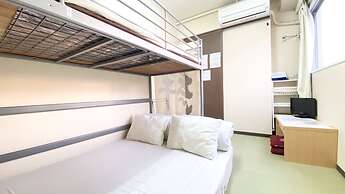 GUEST HOUSE B's Five II - Hostel