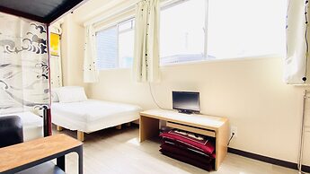 GUEST HOUSE B's Five II - Hostel