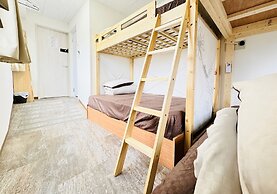 GUEST HOUSE B's Five II - Hostel