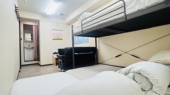 GUEST HOUSE B's Five II - Hostel