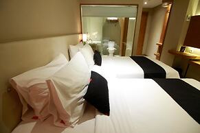 Yellow Star Ambarukmo Hotel