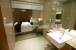 Yellow Star Ambarukmo Hotel