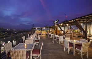 Yellow Star Ambarukmo Hotel