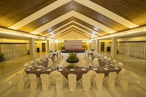 Sunny Paradise Resort