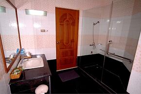 Sunny Paradise Resort