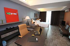 Nexus Regency Suites & Hotel