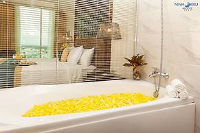 Ninh Kieu Riverside Hotel