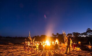 Xakanaka Mobile Camp