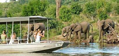 Xakanaka Mobile Camp