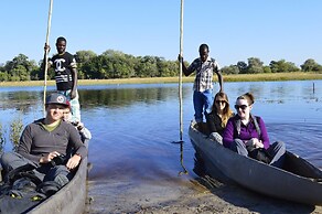 Xakanaka Mobile Camp