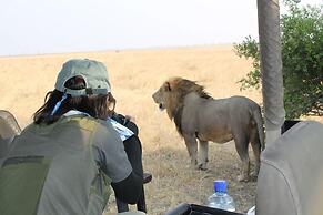 Xakanaka Mobile Camp