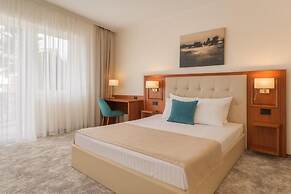 Hotel Athos Rmt