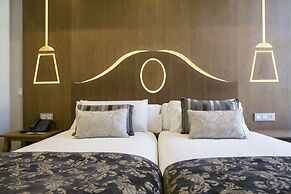 Legazpi Doce Rooms & Suites