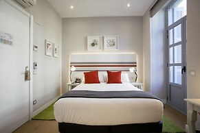 Legazpi Doce Rooms & Suites