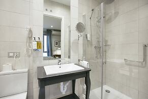 Legazpi Doce Rooms & Suites