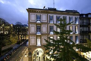 Legazpi Doce Rooms & Suites