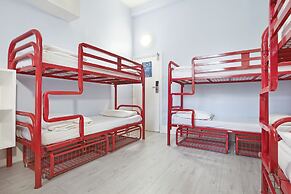 Astor Victoria Hostel - Adults Only