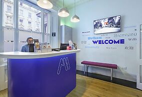 Astor Victoria Hostel - Adults Only