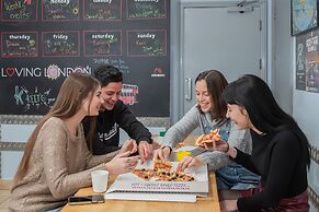 Astor Victoria Hostel - Adults Only