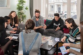 Astor Victoria Hostel - Adults Only