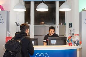 Astor Victoria Hostel - Adults Only