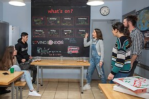 Astor Victoria Hostel - Adults Only