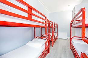 Astor Victoria Hostel - Adults Only