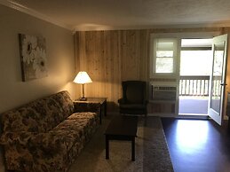 Carriage House Country Club