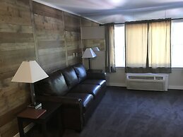 Carriage House Country Club