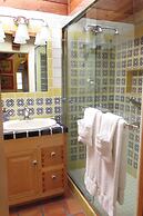 La Doña Luz Inn