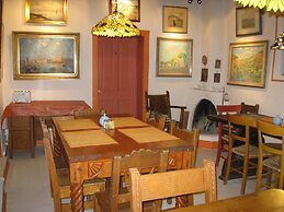 La Doña Luz Inn
