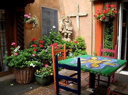 La Doña Luz Inn