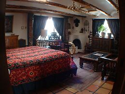 La Doña Luz Inn