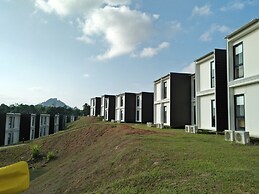 Lakeview Terrace Resort Pengerang