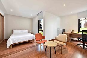 Lakeview Terrace Resort Pengerang