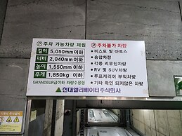 Seogwipo JS Hotel
