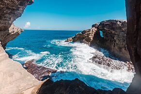 Discovery Inn Suites at 681 Ocean Drive