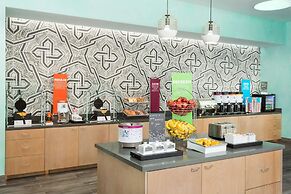 Hampton Inn & Suites Santa Monica