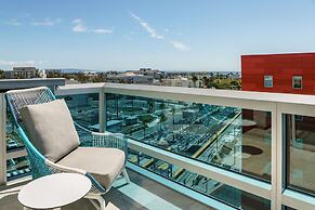 Hampton Inn & Suites Santa Monica